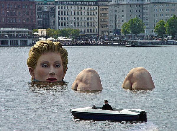 Die Badende (The Bather), Hamburg, Germany